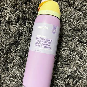 Owala FreeSips 40 oz Saltwater Taffy NEW with tiny dent